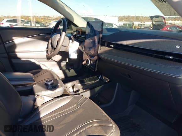 ✅ 2022 Ford Mustang Mach-E Premium • VIN: 3FMTK3SS6NMA03413 • Lot: 43624407. Listed on IAAI with 64,523 mi. Free auction sales archive from the USA and detailed vehicle history report at DreamBid. Image 5.