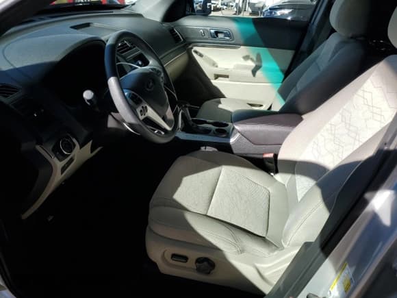 ✅ 2014 Ford Explorer • VIN: 1FM5K7B89EGC25653 • Lot: 87240985. Listed on Copart with 170,356 mi. Free auction sales archive from the USA and detailed vehicle history report at DreamBid. Image 7.