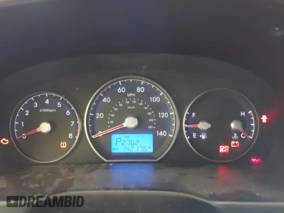 ✅ 2010 Hyundai Santa Fe GLS • VIN: 5NMSGDAB1AH355336 • Lot: 42802266. Listed on IAAI with 142,176 mi. Free auction sales archive from the USA and detailed vehicle history report at DreamBid. Image 7.