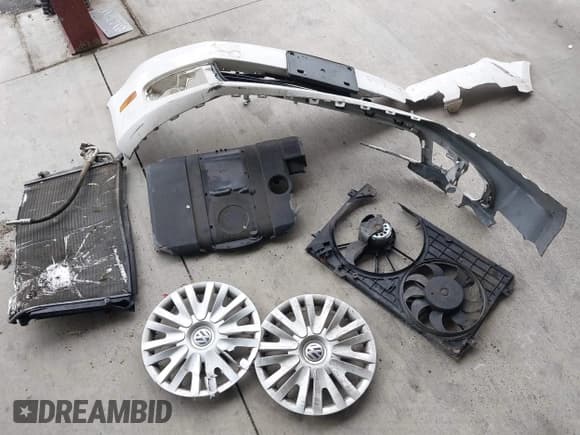 ✅ 2013 Volkswagen Golf • VIN: WVWDB7AJ1DW119612 • Lot: 43818963. Listed on IAAI with Not provided. Free auction sales archive from the USA and detailed vehicle history report at DreamBid. Image 12.