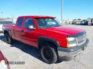 2005 Chevrolet Silverado 1500 Work Truck z VIN 1GCEK19V35E113357, wystawiony jako IAAI lot #43552224 z przebiegiem 217 224 mil mil oraz . Historia ofert i sprzedaży dostępna na DreamBid. Obrazek 1.