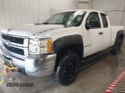 ✅ 2009 Chevrolet Silverado 2500HD • VIN: 1GCHK49699E105437 • Лот: 41264462. Опубликован ранее на IAAI с пробегом 306 561 миль. Бесплатный доступ к архиву аукционных продаж из США и подробный отчёт об истории автомобиля на DreamBid. Изображение 17.