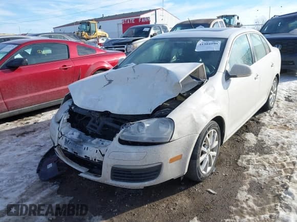 ✅ 2010 Volkswagen Jetta SE • VIN: 3VWRX7AJ4AM030312 • Lot: 41304990. Listed on IAAI with 204,910 mi. Free auction sales archive from the USA and detailed vehicle history report at DreamBid. Image 17.