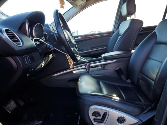 ✅ 2011 Mercedes-Benz M 350 • VIN: 4JGBB8GB8BA746858 • Lot: 93351845. Listed on Copart with 227,038 mi. Free auction sales archive from the USA and detailed vehicle history report at DreamBid. Image 7.