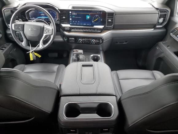 ✅ 2022 Chevrolet Silverado 1500 LT Trail Boss • VIN: 3GCUDFED8NG596000 • Lot: 71113755. Wystawiony na Copart z przebiegiem 14 037 mil. Bezpłatny archiwum sprzedaży aukcyjnych z USA i szczegółowy raport historii pojazdu na DreamBid. Zdjęcie 8.