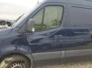 ✅ 2022 Mercedes-Benz Sprinter Cargo • VIN: W1Y4EDHYXNT107286 • Lot: 44688725. Wystawiony na Copart z przebiegiem Nie podano. Bezpłatny archiwum sprzedaży aukcyjnych z USA i szczegółowy raport historii pojazdu na DreamBid. Zdjęcie 7.