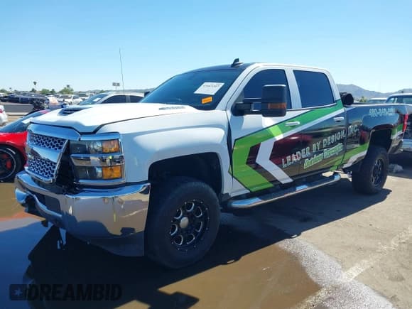 ✅ 2019 Chevrolet Silverado 2500HD LT • VIN: 1GC1KSEY0KF204158 • Lot: 43463207. Listed on IAAI with 131,658 mi. Free auction sales archive from the USA and detailed vehicle history report at DreamBid. Image 2.