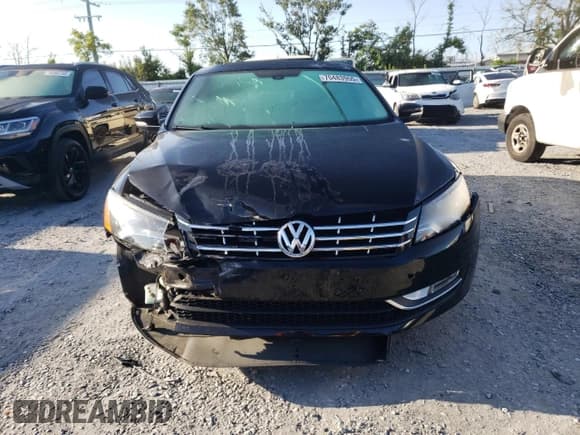 ✅ 2015 Volkswagen Passat SEL Premium • VIN: 1VWCT7A39FC026140 • Lot: 70483955. Wystawiony na Copart z przebiegiem 73 921 mil. Bezpłatny archiwum sprzedaży aukcyjnych z USA i szczegółowy raport historii pojazdu na DreamBid. Zdjęcie 5.