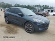 ✅ 2022 Ford Escape SE • VIN: 1FMCU0G69NUB62801 • Lot: 67355525. Wystawiony na Copart z przebiegiem 23 290 mil. Bezpłatny archiwum sprzedaży aukcyjnych z USA i szczegółowy raport historii pojazdu na DreamBid. Zdjęcie 4.