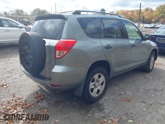 ✅ 2007 Toyota RAV4 • VIN: JTMBD33V775056620 • Lot: 43596935. Wystawiony na IAAI z przebiegiem 233 578 mil. Bezpłatny archiwum sprzedaży aukcyjnych z USA i szczegółowy raport historii pojazdu na DreamBid. Zdjęcie 4.