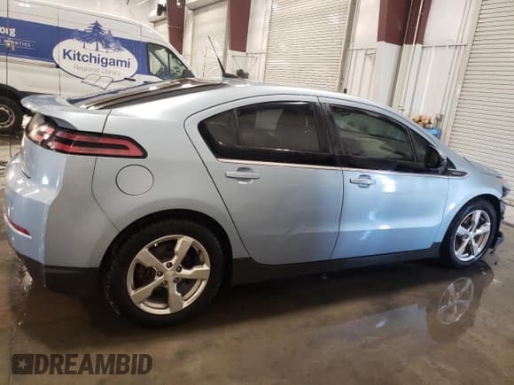 ✅ 2014 Chevrolet Volt • VIN: 1G1RD6E46EU105287 • Lot: 65449424. Wystawiony na Copart z przebiegiem 120 613 mil. Bezpłatny archiwum sprzedaży aukcyjnych z USA i szczegółowy raport historii pojazdu na DreamBid. Zdjęcie 3.