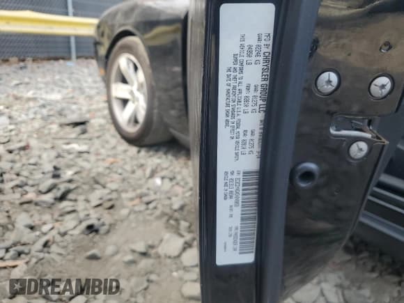 ✅ 2014 Dodge Challenger SXT • VIN: 2C3CDYAGXEH249859 • Lot: 79497024. Wystawiony na Copart z przebiegiem 129 690 mil. Bezpłatny archiwum sprzedaży aukcyjnych z USA i szczegółowy raport historii pojazdu na DreamBid. Zdjęcie 12.