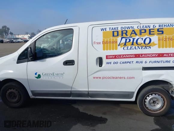 ✅ 2013 Nissan NV200 SV • VIN: 3N6CM0KNXDK691737 • Lot: 43620095. Listed on IAAI with 195,923 mi. Free auction sales archive from the USA and detailed vehicle history report at DreamBid. Image 13.