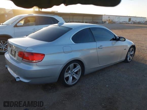 ✅ 2007 BMW 3 Series 335i • VIN: WBAWB73527PV83013 • Lot: 43576728. Listed on IAAI with Not provided. Free auction sales archive from the USA and detailed vehicle history report at DreamBid. Image 4.