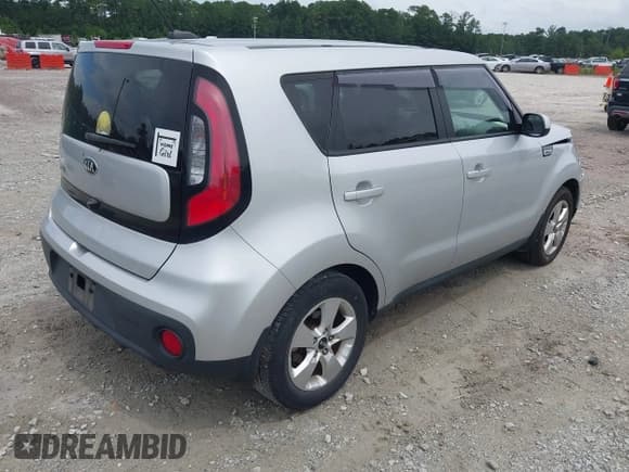 ✅ 2017 Kia Soul • VIN: KNDJN2A27H7447526 • Lot: 43040022. Listed on IAAI with 75,590 mi. Free auction sales archive from the USA and detailed vehicle history report at DreamBid. Image 4.