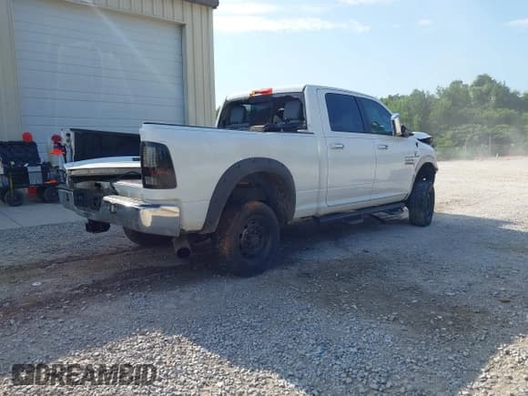 ✅ 2014 Ram 2500 SLT • VIN: 3C6UR5DLXEG177674 • Лот: 42695534. Опубликован ранее на IAAI с пробегом 270 062 миль. Бесплатный доступ к архиву аукционных продаж из США и подробный отчёт об истории автомобиля на DreamBid. Изображение 4.