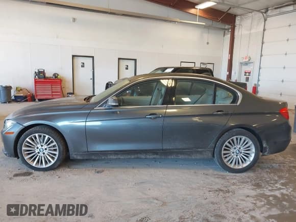 ✅ 2012 BMW 3 Series 335i • VIN: WBA3A9G51CNN67418 • Лот: 43070962. Опубликован ранее на IAAI с пробегом 119 436 миль. Бесплатный доступ к архиву аукционных продаж из США и подробный отчёт об истории автомобиля на DreamBid. Изображение 14.