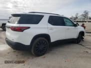 ✅ 2022 Chevrolet Traverse RS • VIN: 1GNERJKW9NJ130340 • Lot: 44638145. Wystawiony na Copart z przebiegiem 80 020 mil. Bezpłatny archiwum sprzedaży aukcyjnych z USA i szczegółowy raport historii pojazdu na DreamBid. Zdjęcie 3.