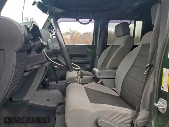 ✅ 2008 Jeep Wrangler Unlimited X • VIN: 1J4GA39138L562892 • Lot: 93831045. Listed on Copart with 146,044 mi. Free auction sales archive from the USA and detailed vehicle history report at DreamBid. Image 7.