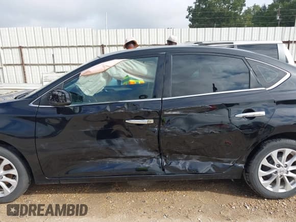 ✅ 2019 Nissan Sentra SV • VIN: 3N1AB7AP2KY204149 • Lot: 43361639. Wystawiony na IAAI z przebiegiem 101 875 mil. Bezpłatny archiwum sprzedaży aukcyjnych z USA i szczegółowy raport historii pojazdu na DreamBid. Zdjęcie 14.