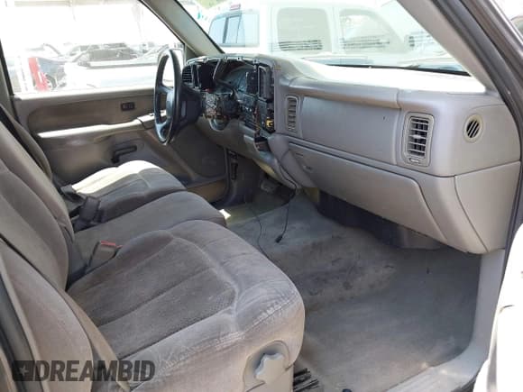 ✅ 2000 Chevrolet Silverado 1500 LT • VIN: 1GCEC19T0YZ139455 • Лот: 42447520. Опубликован ранее на IAAI с пробегом 284 539 миль. Бесплатный доступ к архиву аукционных продаж из США и подробный отчёт об истории автомобиля на DreamBid. Изображение 5.