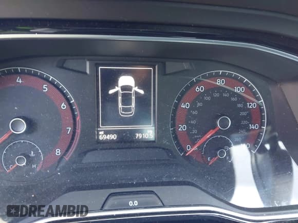 ✅ 2019 Volkswagen Jetta S • VIN: 3VW6T7BU8KM180058 • Lot: 43121355. Wystawiony na IAAI z przebiegiem 69 490 mil. Bezpłatny archiwum sprzedaży aukcyjnych z USA i szczegółowy raport historii pojazdu na DreamBid. Zdjęcie 7.