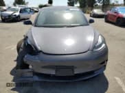 ✅ 2023 Tesla Model 3 • VIN: 5YJ3E1EA7PF458569 • Lot: 69607545. Wystawiony na Copart z przebiegiem Nie podano. Bezpłatny archiwum sprzedaży aukcyjnych z USA i szczegółowy raport historii pojazdu na DreamBid. Zdjęcie 5.