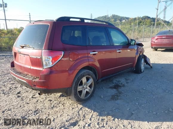 ✅ 2009 Subaru Forester X • VIN: JF2SH63649H783358 • Lot: 43213252. Listed on IAAI with 122,388 mi. Free auction sales archive from the USA and detailed vehicle history report at DreamBid. Image 4.