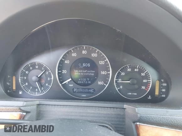 ✅ 2006 Mercedes-Benz E 350 • VIN: WDBUF56J06A801123 • Lot: 42623894. Wystawiony na IAAI z przebiegiem 209 205 mil. Bezpłatny archiwum sprzedaży aukcyjnych z USA i szczegółowy raport historii pojazdu na DreamBid. Zdjęcie 7.