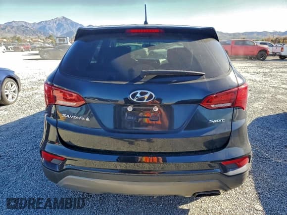 ✅ 2018 Hyundai Santa Fe 2.4L • VIN: 5NMZT3LB7JH072067 • Lot: 96152015. Listed on Copart with 167,672 mi. Free auction sales archive from the USA and detailed vehicle history report at DreamBid. Image 6.