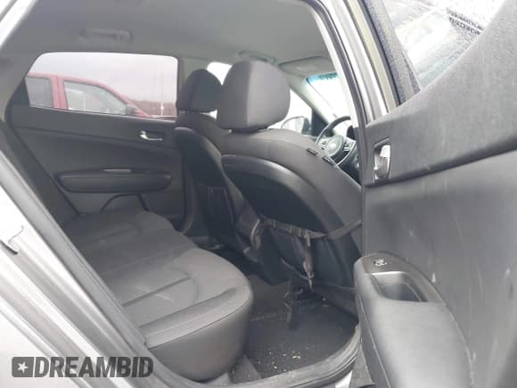 ✅ 2017 Kia Optima LX • VIN: 5XXGT4L31HG150230 • Lot: 43649781. Wystawiony na IAAI z przebiegiem 160 304 mil. Bezpłatny archiwum sprzedaży aukcyjnych z USA i szczegółowy raport historii pojazdu na DreamBid. Zdjęcie 8.