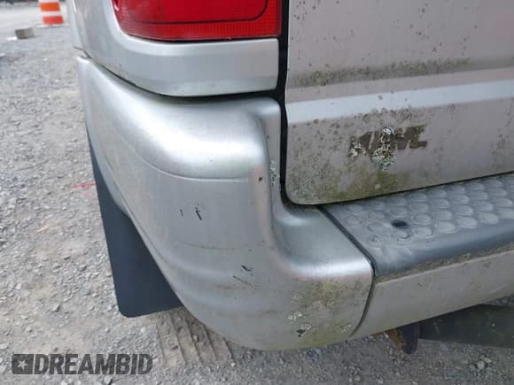 ✅ 1998 Honda Passport LX • VIN: 4S6CM58W6W4403573 • Lot: 42083436. Listed on IAAI with 225,015 mi. Free auction sales archive from the USA and detailed vehicle history report at DreamBid. Image 14.