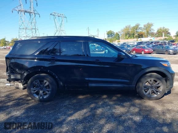 ✅ 2023 Ford Explorer XLT • VIN: 1FMSK8DH5PGB78341 • Lot: 43491145. Wystawiony na IAAI z przebiegiem 26 658 mil. Bezpłatny archiwum sprzedaży aukcyjnych z USA i szczegółowy raport historii pojazdu na DreamBid. Zdjęcie 14.