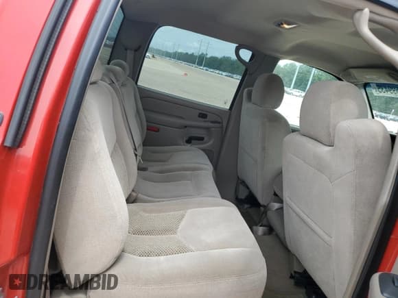 ✅ 2006 Chevrolet Silverado 2500HD LT1 • VIN: 1GCHC23246F112020 • Лот: 62699435. Опубликован ранее на Copart с пробегом 458 013 миль. Бесплатный доступ к архиву аукционных продаж из США и подробный отчёт об истории автомобиля на DreamBid. Изображение 10.