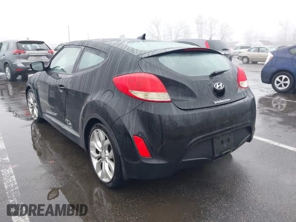 ✅ 2013 Hyundai Veloster w/Black Int • VIN: KMHTC6AD1DU151125 • Lot: 41574616. Wystawiony na IAAI z przebiegiem 98 674 mil. Bezpłatny archiwum sprzedaży aukcyjnych z USA i szczegółowy raport historii pojazdu na DreamBid. Zdjęcie 3.