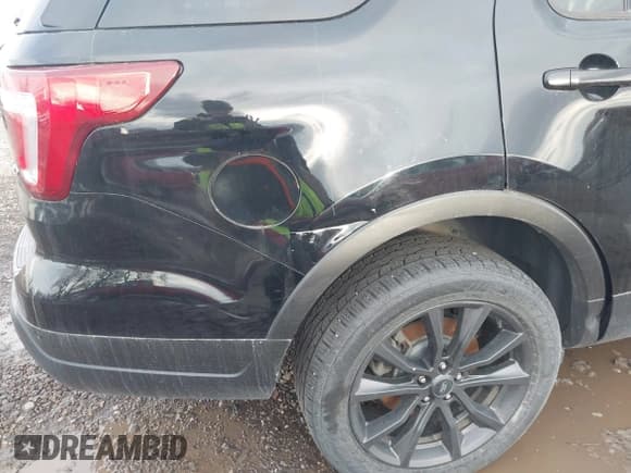 ✅ 2018 Ford Explorer XLT • VIN: 1FM5K8D81JGB14088 • Лот: 42642645. Опубликован ранее на IAAI с пробегом 201 556 миль. Бесплатный доступ к архиву аукционных продаж из США и подробный отчёт об истории автомобиля на DreamBid. Изображение 19.