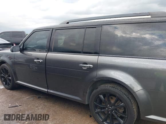 ✅ 2018 Ford Flex SEL • VIN: 2FMGK5C8XJBA01532 • Lot: 42169825. Wystawiony na IAAI z przebiegiem 112 715 mil. Bezpłatny archiwum sprzedaży aukcyjnych z USA i szczegółowy raport historii pojazdu na DreamBid. Zdjęcie 14.