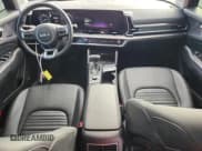 ✅ 2023 Kia Sportage SX-Prestige • VIN: 5XYK53AF6PG125359 • Lot: 89613965. Wystawiony na Copart z przebiegiem 17 968 mil. Bezpłatny archiwum sprzedaży aukcyjnych z USA i szczegółowy raport historii pojazdu na DreamBid. Zdjęcie 8.