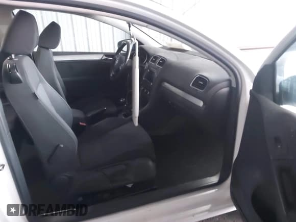 ✅ 2011 Volkswagen Golf TDI • VIN: WVWMM7AJXBW316995 • Lot: 43821002. Wystawiony na IAAI z przebiegiem 137 452 mil. Bezpłatny archiwum sprzedaży aukcyjnych z USA i szczegółowy raport historii pojazdu na DreamBid. Zdjęcie 5.