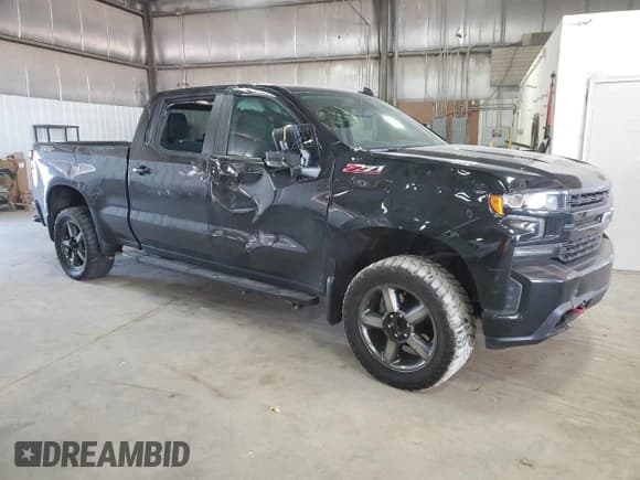 ✅ 2022 Chevrolet Silverado 1500 LT Trail Boss • VIN: 3GCPYFEL4NG101803 • Lot: 49608685. Wystawiony na Copart z przebiegiem 37 734 mil. Bezpłatny archiwum sprzedaży aukcyjnych z USA i szczegółowy raport historii pojazdu na DreamBid. Zdjęcie 4.