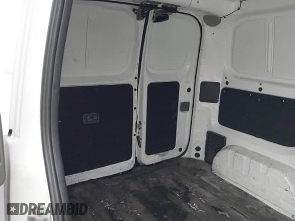 ✅ 2019 Nissan NV200 S • VIN: 3N6CM0KN6KK698911 • Lot: 41446778. Listed on IAAI with 52,558 mi. Free auction sales archive from the USA and detailed vehicle history report at DreamBid. Image 8.