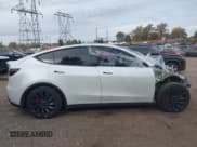 ✅ 2022 Tesla Model Y Long Range • VIN: 7SAYGAEEXNF515060 • Lot: 43556257. Wystawiony na IAAI z przebiegiem 91 271 mil. Bezpłatny archiwum sprzedaży aukcyjnych z USA i szczegółowy raport historii pojazdu na DreamBid. Zdjęcie 14.
