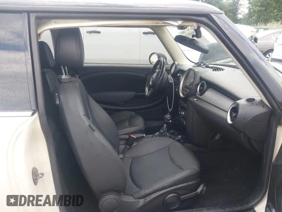 ✅ 2012 MINI Hardtop • VIN: WMWSU3C55CT256978 • Lot: 42999536. Listed on IAAI with 136,057 mi. Free auction sales archive from the USA and detailed vehicle history report at DreamBid. Image 5.
