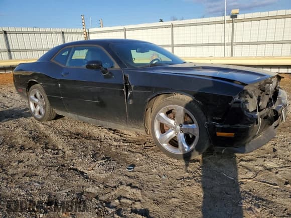 ✅ 2014 Dodge Challenger SXT • VIN: 2C3CDYAG9EH111245 • Lot: 42001825. Wystawiony na Copart z przebiegiem 109 674 mil. Bezpłatny archiwum sprzedaży aukcyjnych z USA i szczegółowy raport historii pojazdu na DreamBid. Zdjęcie 4.
