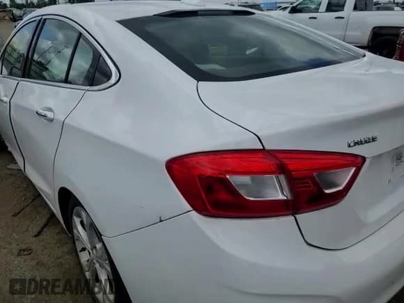 ✅ 2017 Chevrolet Cruze Premier • VIN: 1G1BF5SM3H7237257 • Lot: 60329633. Listed on Copart with 106,037 mi. Free auction sales archive from the USA and detailed vehicle history report at DreamBid. Image 11.
