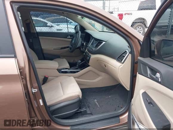 2016 Hyundai Tucson Limited z VIN KM8J33A28GU144908, wystawiony jako IAAI lot #42060348 z przebiegiem 46 542 mil mil oraz . Historia ofert i sprzedaży dostępna na DreamBid. Obrazek 5.