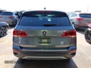 ✅ 2024 Volkswagen Taos SE • VIN: 3VVEX7B25RM103340 • Lot: 42692002. Wystawiony na IAAI z przebiegiem 2 567 mil. Bezpłatny archiwum sprzedaży aukcyjnych z USA i szczegółowy raport historii pojazdu na DreamBid. Zdjęcie 16.