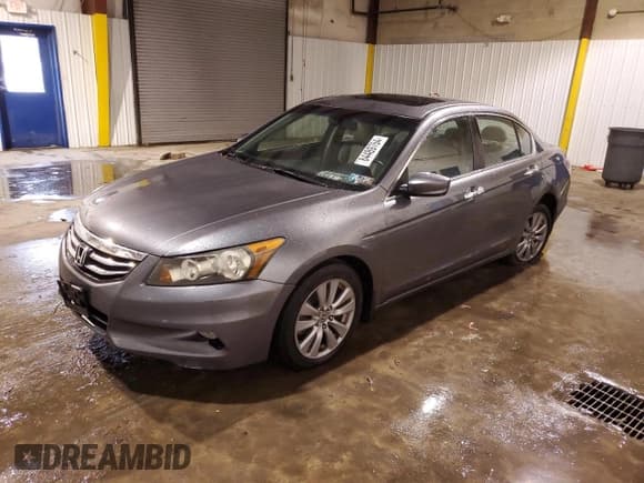 ✅ 2011 Honda Accord EX-L • VIN: 1HGCP3F89BA032466 • Lot: 84489764. Wystawiony na Copart z przebiegiem 58 880 mil. Bezpłatny archiwum sprzedaży aukcyjnych z USA i szczegółowy raport historii pojazdu na DreamBid. Zdjęcie 1.