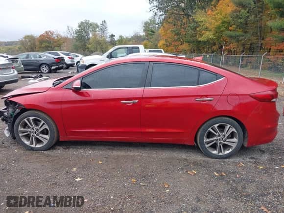 2017 Hyundai Elantra SE z VIN 5NPD84LF0HH033922, wystawiony jako IAAI lot #43495221 z przebiegiem 110 625 mil mil oraz . Historia ofert i sprzedaży dostępna na DreamBid. Obrazek 15.