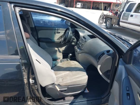 ✅ 2010 Hyundai Elantra GLS • VIN: KMHDU4AD8AU009713 • Лот: 43129132. Опубликован ранее на IAAI с пробегом 253 248 миль. Бесплатный доступ к архиву аукционных продаж из США и подробный отчёт об истории автомобиля на DreamBid. Изображение 5.